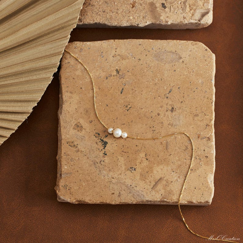 Elegant golden chains for women