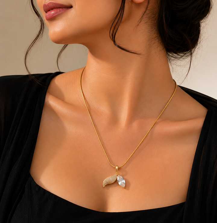 elegant leaf pendant necklace