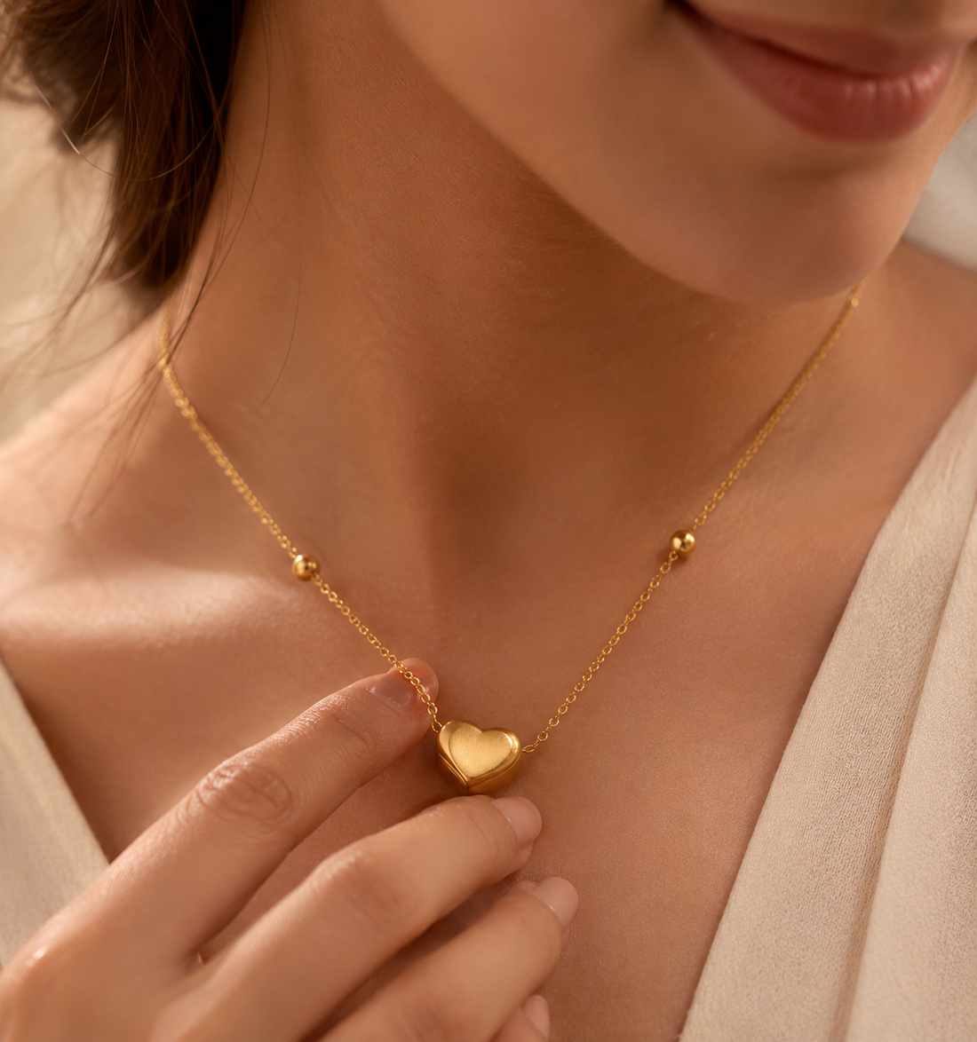 chunky heart pendant women