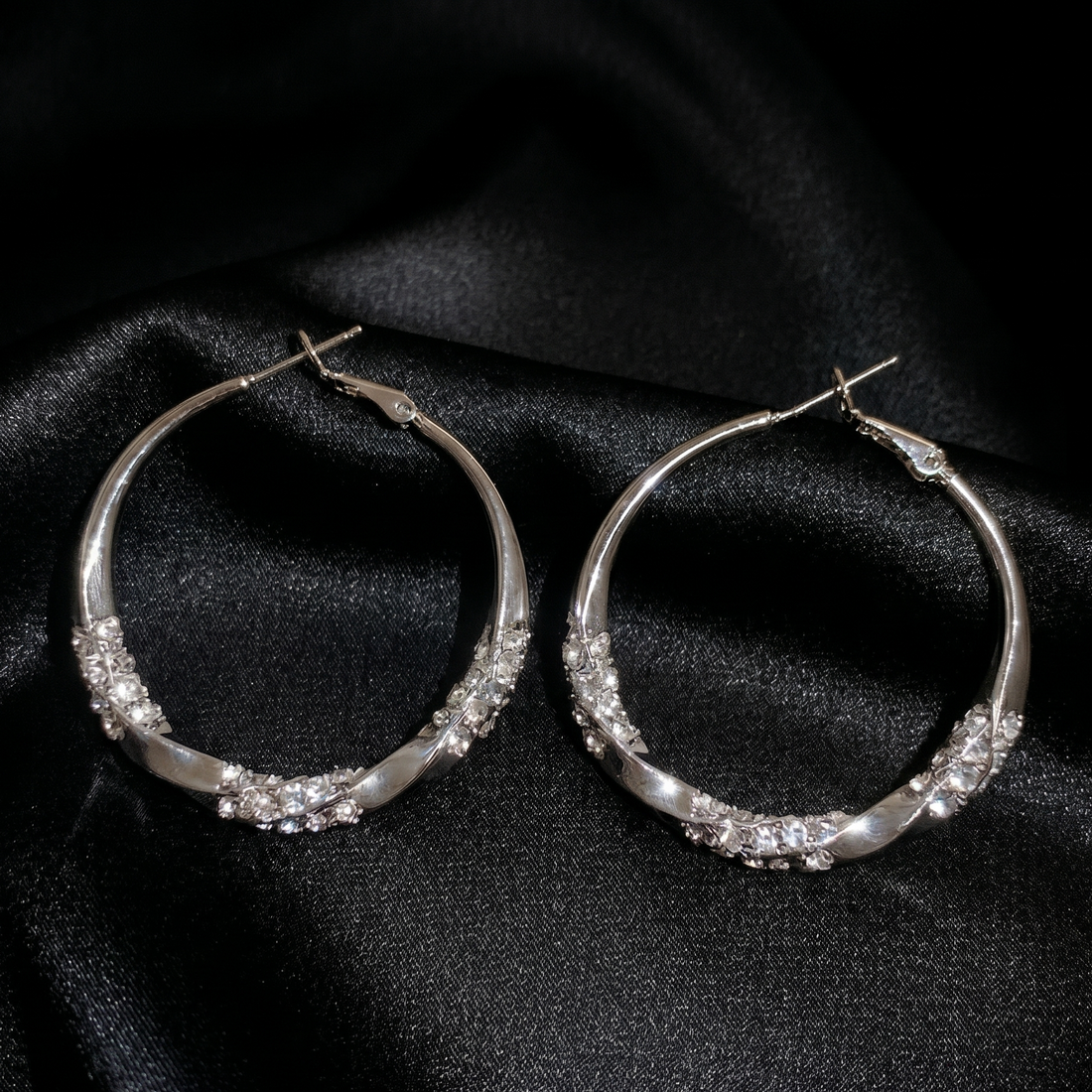 circle earrings for women