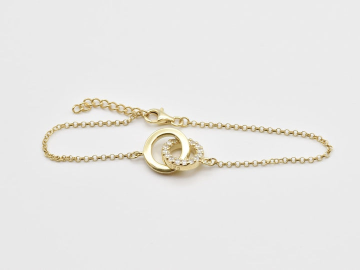 Orope’s Interlocking circles bracelet made with 925 Pure Sterling Silver