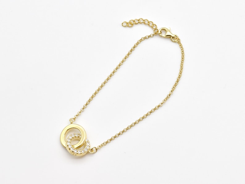 Orope’s Interlocking circles bracelet made with 925 Pure Sterling Silver