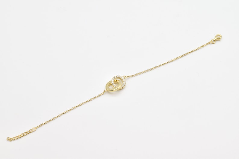 Orope’s Interlocking circles bracelet made with 925 Pure Sterling Silver