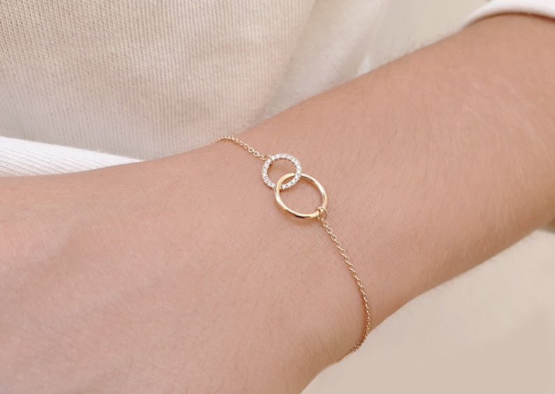 Orope’s Interlocking circles bracelet made with 925 Pure Sterling Silver