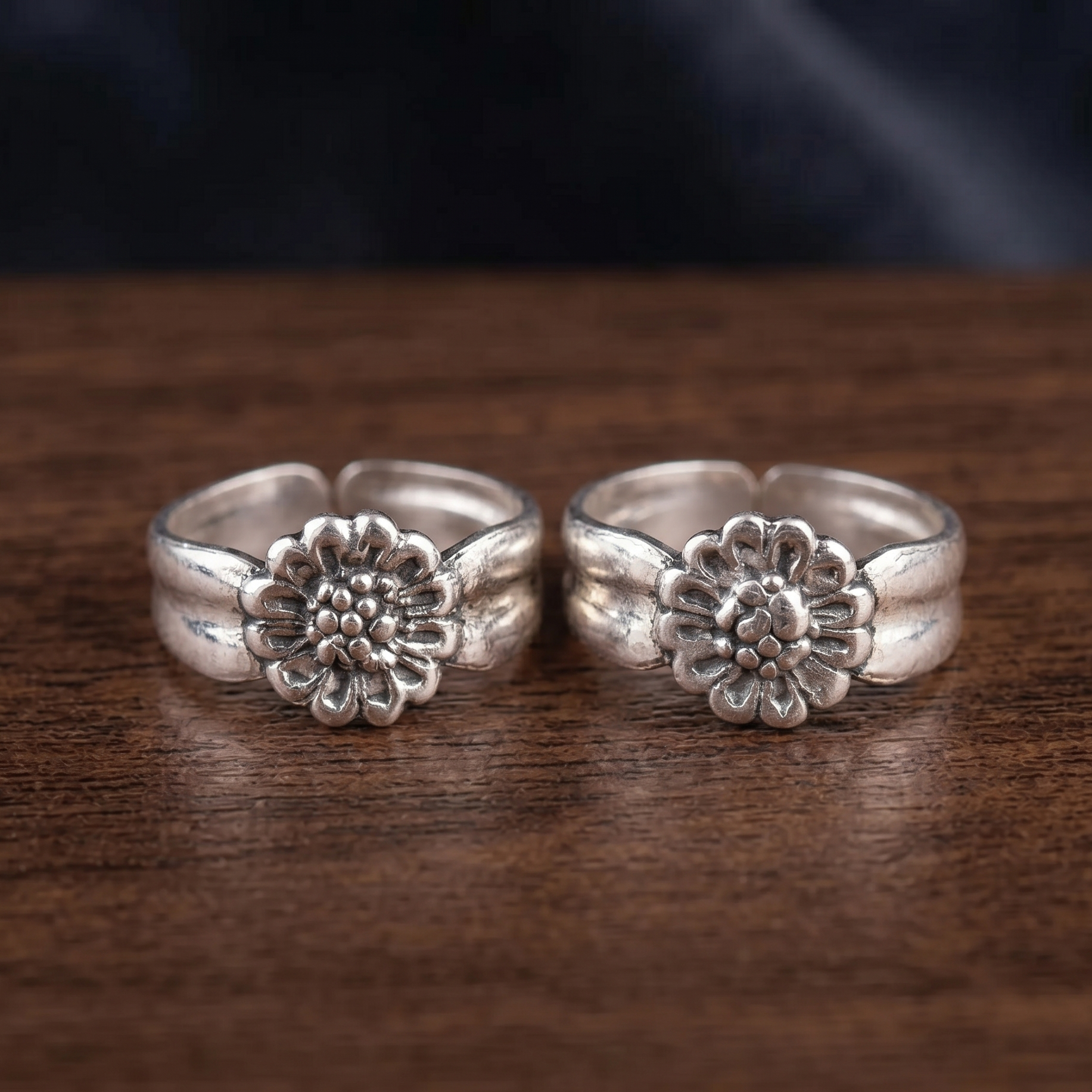 silver toe ring