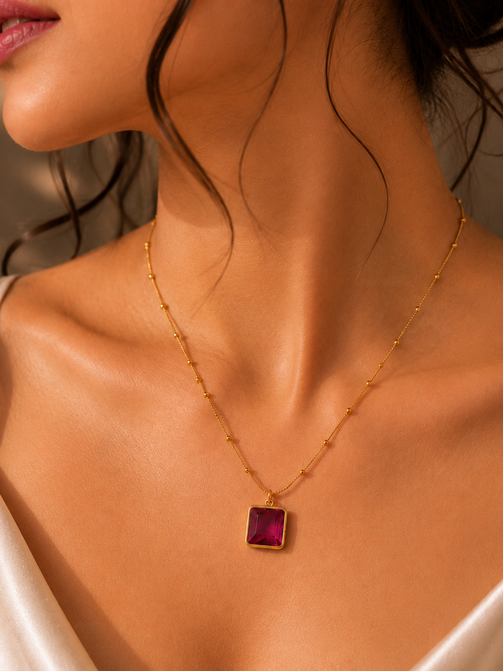gold frame pendant necklace
